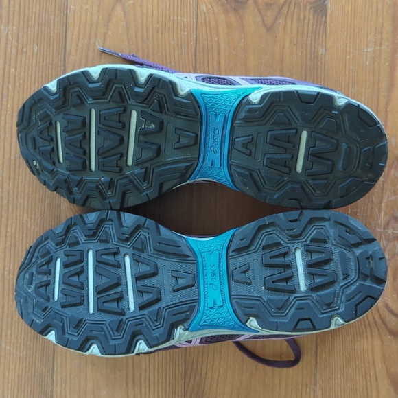 Women's Asics shoes - Picture 4 of 5